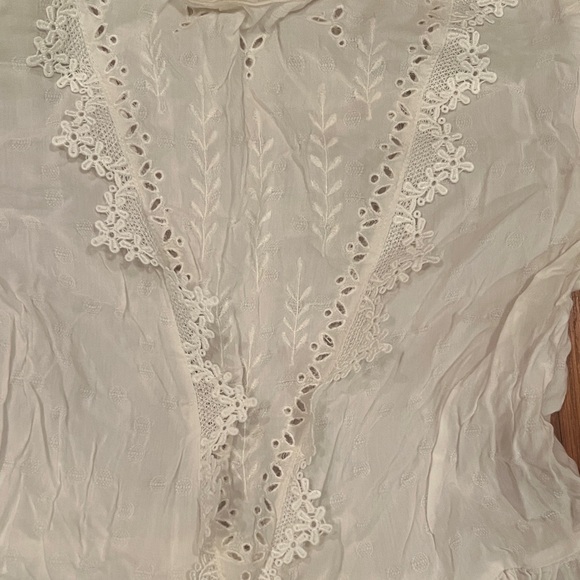 Chic Cream Ruffle Blouse - Picture 2 of 7